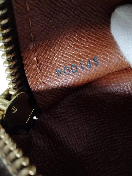 Authentic Louis Vuitton Papillon 30 Monogram Bag w/ Mini Pouch - Picture 16 of 16